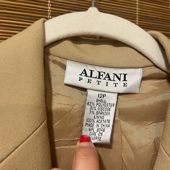 Alfani tan blazer - Picture 2 of 3